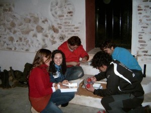 Alumnos de Biología Preparando el material Alumnos de Biología Preparando el material