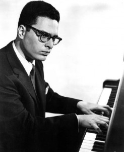 El pianista y director de orquesta Leon Fleisher en el año 1963